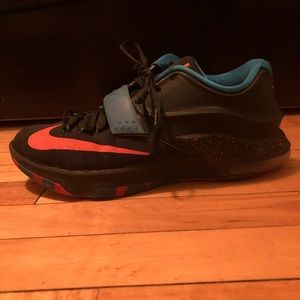 Men’s KD’s Size 9